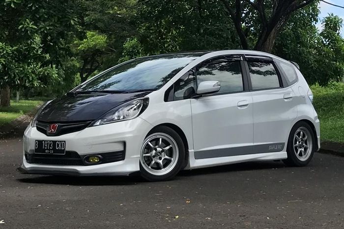 Honda Jazz street racing pakai Enkei Tuning 15 inci