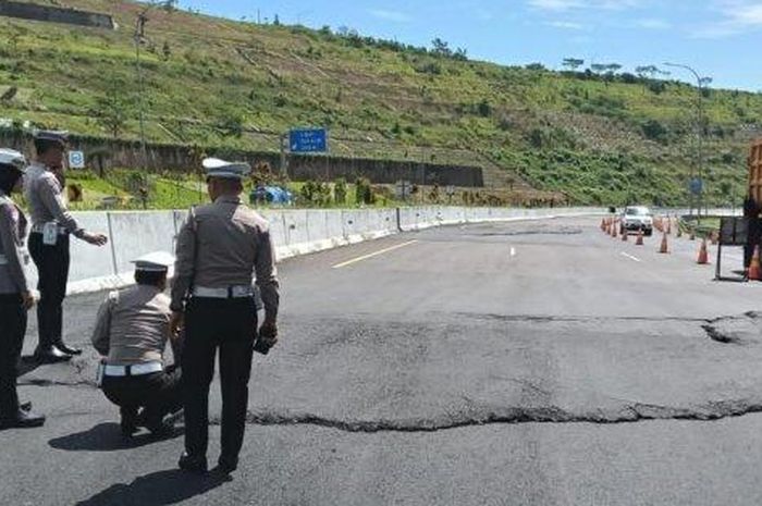 Tol Cisumdawu alami pergeseran tanah, begini penjelasan Kapolres Sumedang