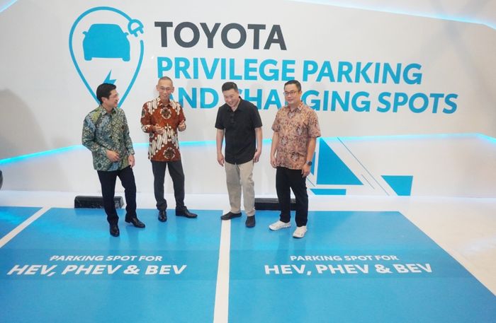 Privilege Parking Spot Toyota di ASHTA Mal
