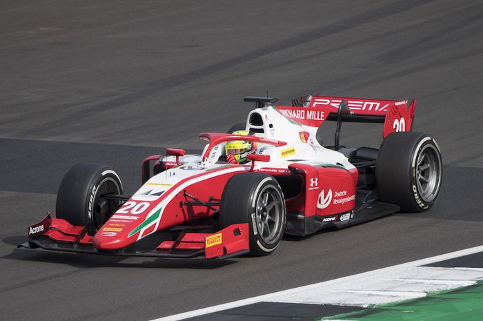 Finish kelima race 1 F2 Inggris bagian kedua, Mick Schumacher senang karena akan start race 2 dari barisan depan