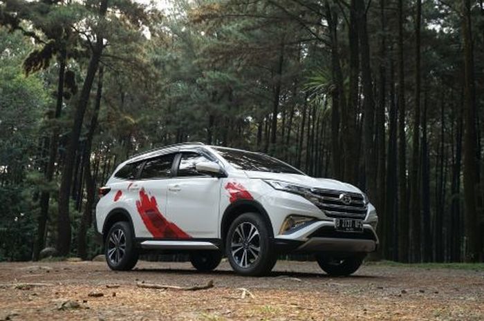 Salah satu produk Daihatsu yang mengusung sistem penggerak Front Engine-Rear Wheel Drive (FF)