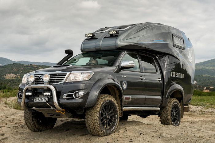 Pikap Camping Toyota Hilux