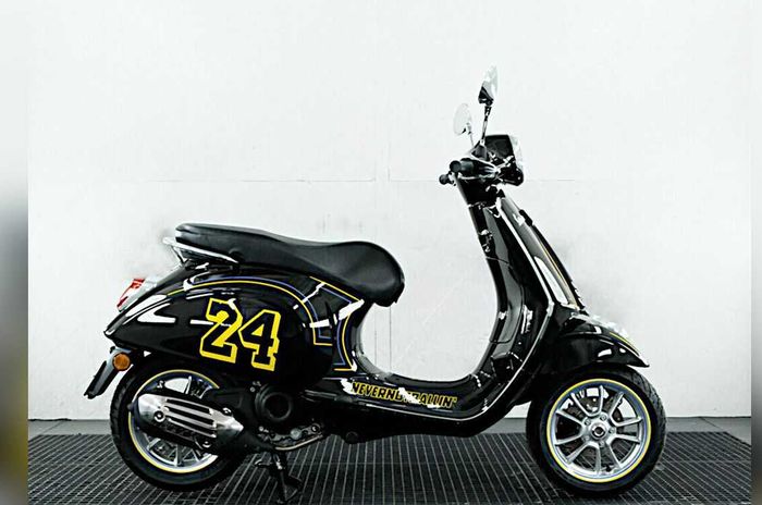 sosok Vespa Primavera edisi Black Mamba yang dilelang