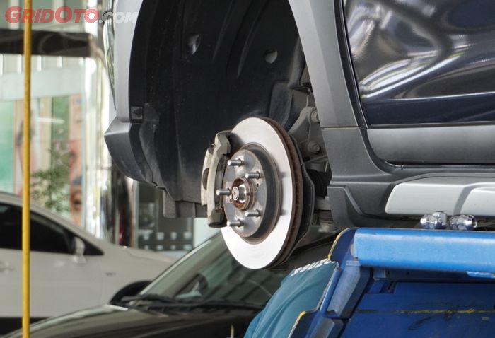 kampas rem depan Toyota Rush