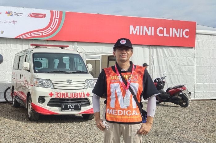 Dr. Mahrus Sp. EM, leader spectator di medical clinic sirkuit Mandalika.