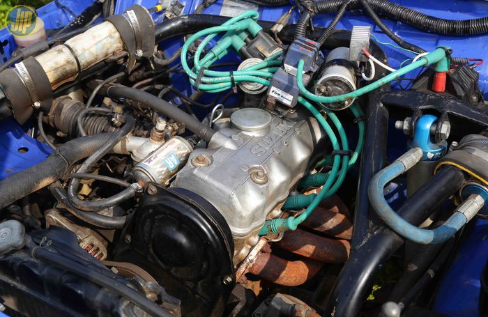 Mesin F10A bawaan Suzuki Jimny dioptimalkan semaksimal mungkin dengan porting polish dan mengganti piston yang lebih besar. 