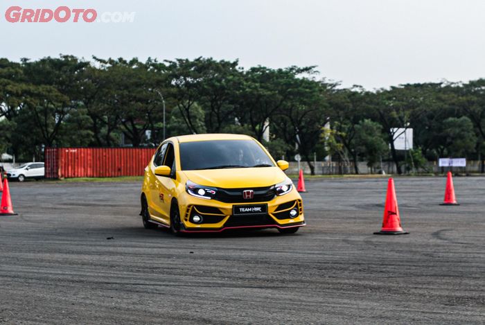 Honda Brio Satya dengan body kit Type R