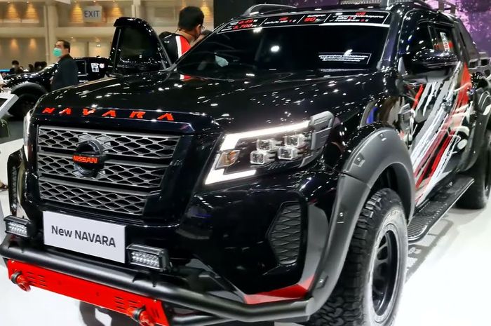 Navara Double Cab Calibre 2.3 E 7AT tampil gagah di BMS 2021 dengan full aksesori