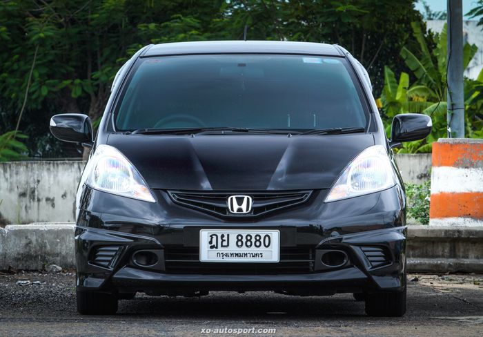 Modifikasi Honda Jazz GE8 didukung body kit sporty lansiran Modulo