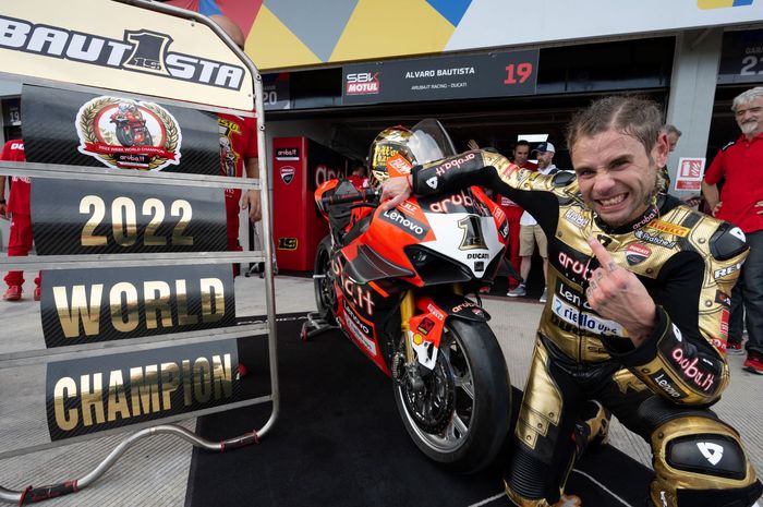 Alvaro Bautista meraih gelar juara dunia Superbike pada World Superbike Mandalika 2022, Minggu (13/11)