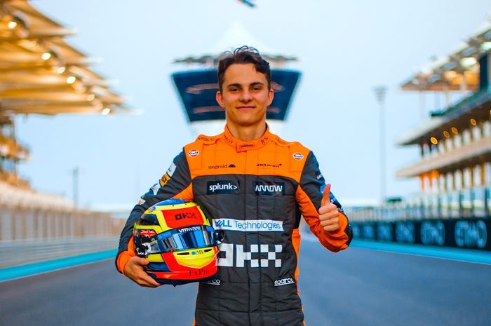 Oscar Piastri akan memulai debutnya di balap F1 bersama tim McLaren pada  F1 2023