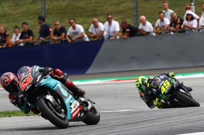 Fabio Quartararo (depan) akan menggantikan Valentino Rossi di musim 2021