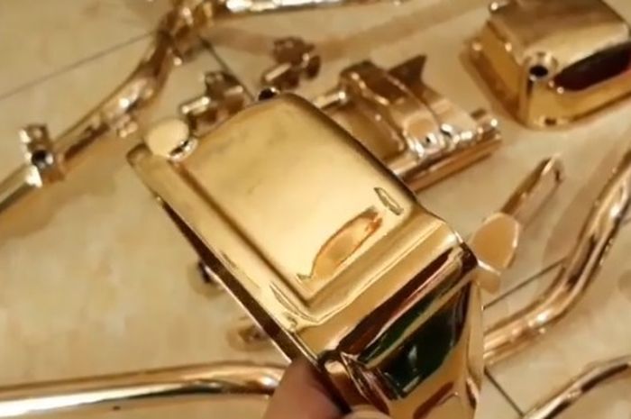 Proses lapis emas atau gold electroplating pada part motor