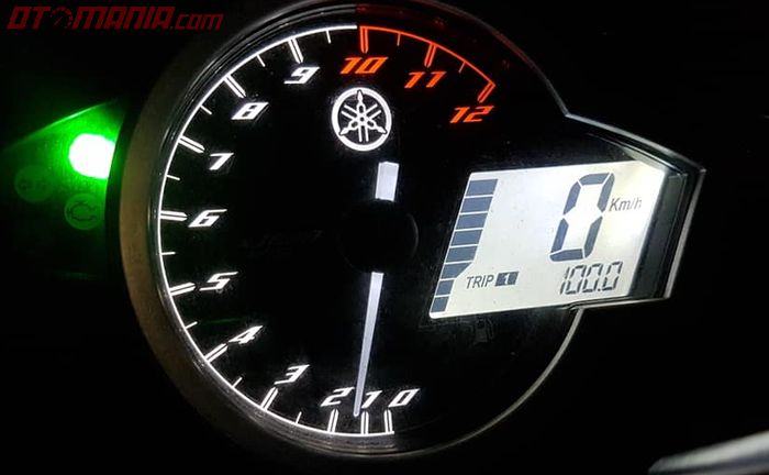 Ilustrasi Speedometer motor, cara menghitung konsimsi bensin secara manual
