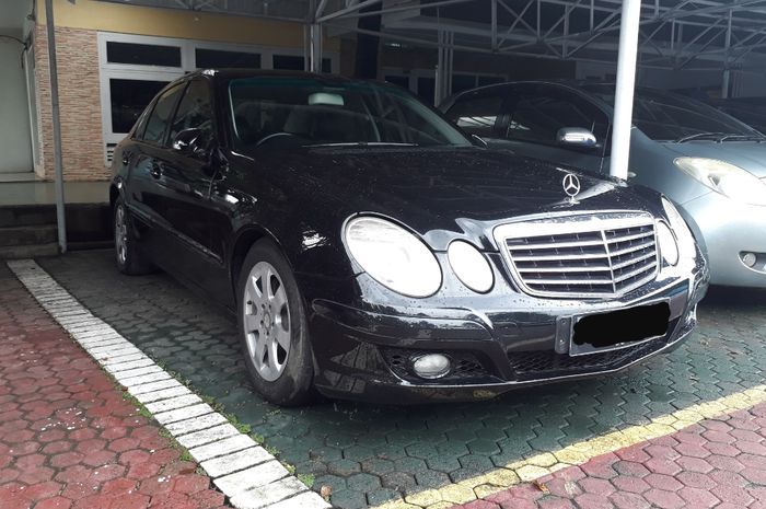 Mercedes-Benz E200 tahun 2009 eks Silver Bird