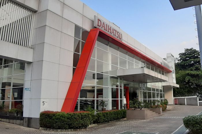 Dealer Daihatsu Siap menyambut dan melakukan appraisal kepada mobil lama.