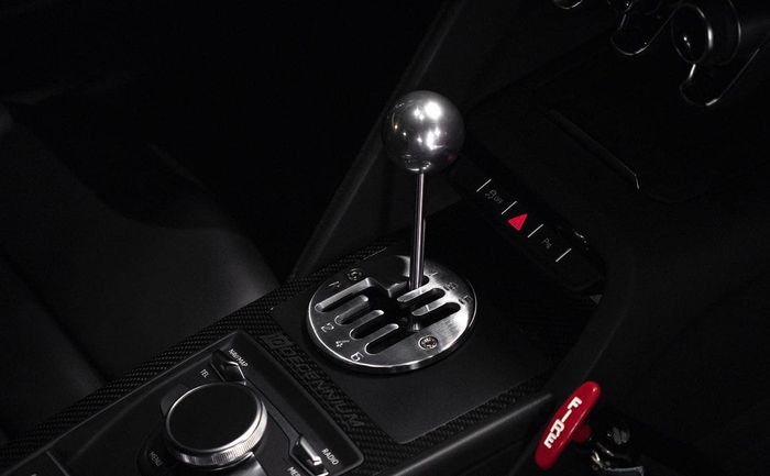 Modifikasi Audi R8 Decennium pakai transmisi manual 6-percepatan
