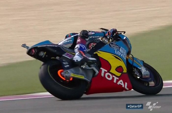 Rem belakang motor Alex Marquez sampai menyala merah