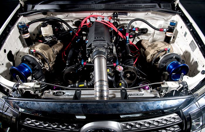 Modifikasi Toyota Fortuner lama cangkok mesin 1UZ-FE V8 kapasitas 4.000 cc