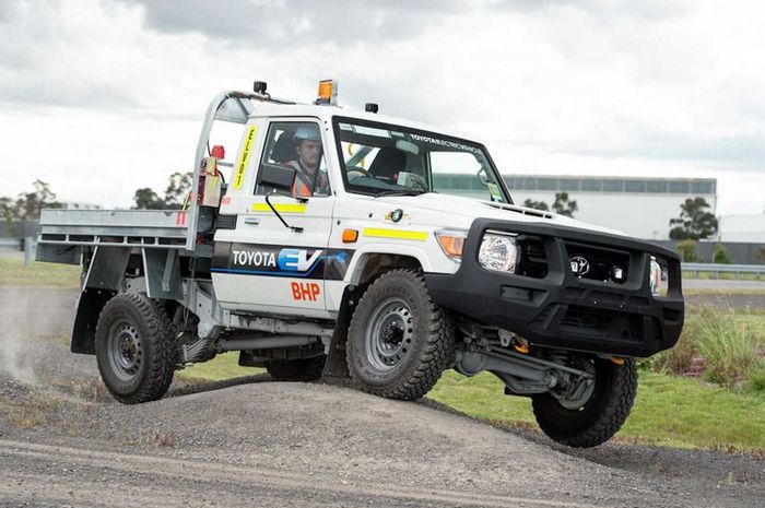 Toyota Land Cruiser 70 bermesin listrik untuk pertambangan