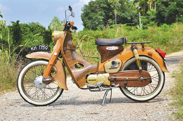 Honda C65 modif motif kayu