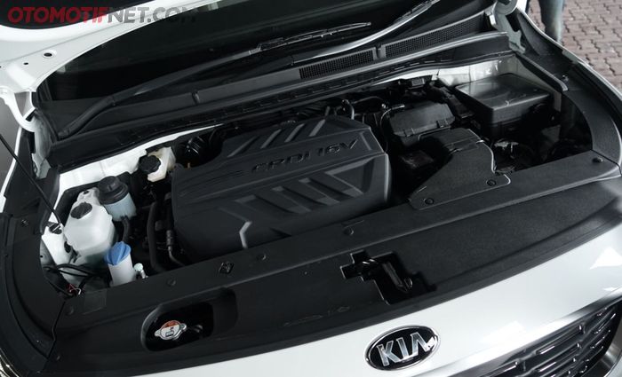 Mesin Kia Grand Sedona diesel mampu hadirkan tenaga 200 dk dengan torsi 441 Nm
