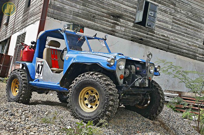 Modifikasi Semi Tubular Buat Off-Road Dari Gabungan Dua Merek Mobil