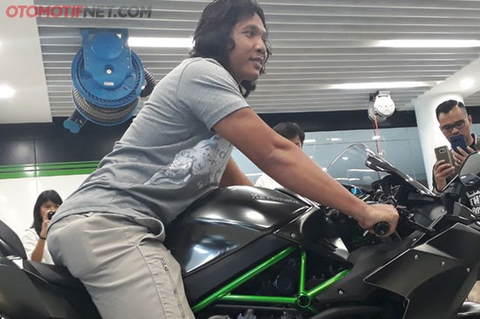 Amin Andrianto diatas H2 Carbon miliknya