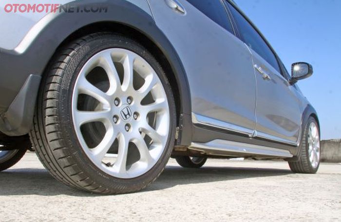 Pelek Honda CR-V gen 3 CBU, bisa masuk tanpa kendala
