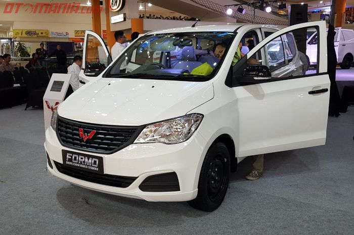 Wuling Formo minibus, untuk angkut penumpang