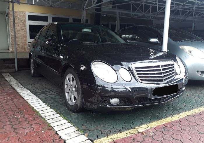 Mercedes-Benz E200 tahun 2009 eks Silver Bird