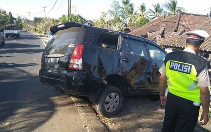 Toyota Kijang Innova terjungkal di Tabanan, Bali