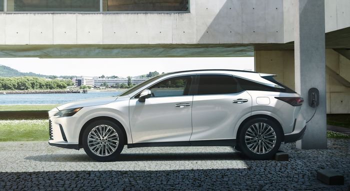 Lexus RX generasi kelima meluncur di Jepang