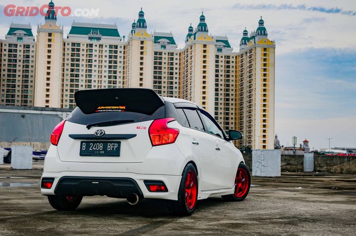 Modifikasi Toyota Yaris street racing main mesin juga