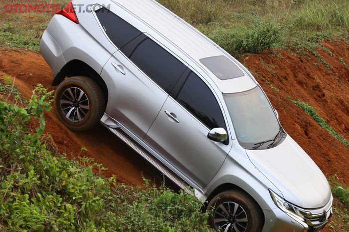 Mitsubishi Pajero Sport Dakar 4x4 A/T