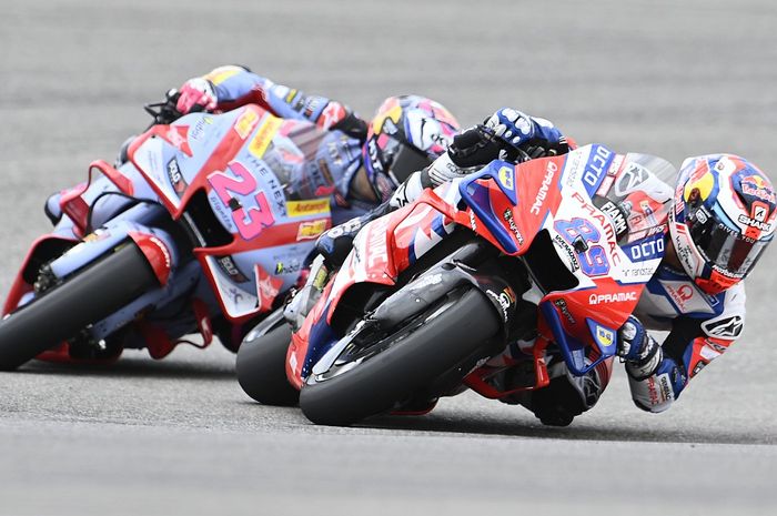 Bos Ducati mengaku Enea Bastianini maupun Jorge Martin sudah menyepakati perpanjangan kontrak untuk MotoGP 2023 tinggal menunggu pengumuman tim