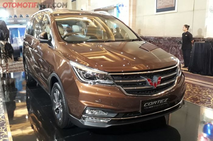 Wuling Cortez memiliki dua varian, C dan L