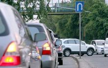 Sebelum Ada Lampu Sein, Dulu Orang Naik Mobil Kalau Belok Kasih Tandanya Begini