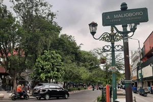 Hati Hati Kendaraan Bermotor Sudah Dilarang Lewat Jalan Malioboro Di Jam Tertentu Begini Rekayasa Lalu Lintasnya Gridoto Com<script async src=