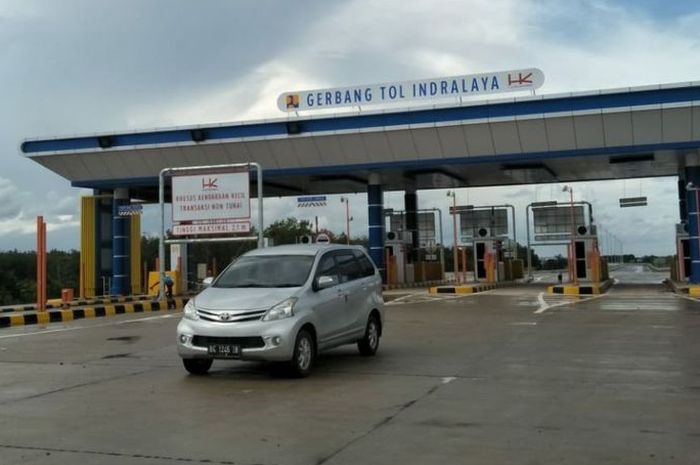 Suasana gerbang Tol Indralaya yang akan segera difungsikan jelang lebaran 2018