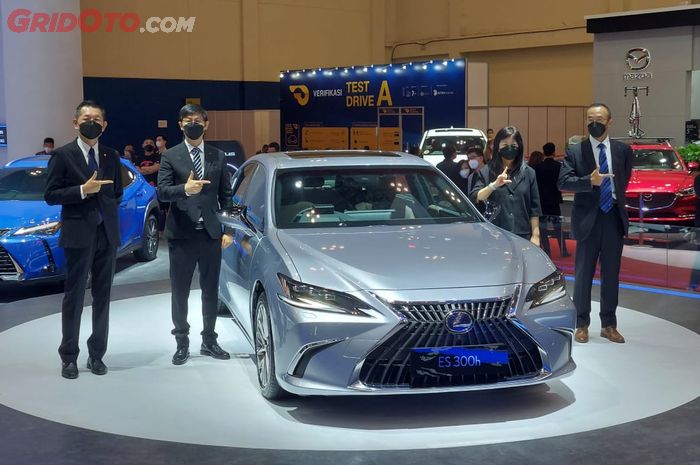 New Lexus ES 300H resmi diluncurkan di Indonesia