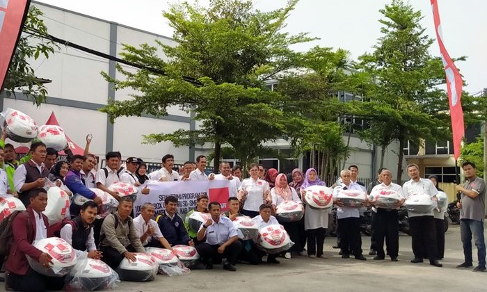 Givi Indonesia Berikan 100 Box Motor Untuk Guru di Cikupa, Program CSR Berlanjut