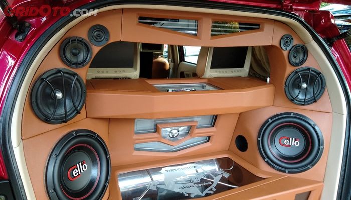 Sound system pada modifikasi Toyota Innova Janoko