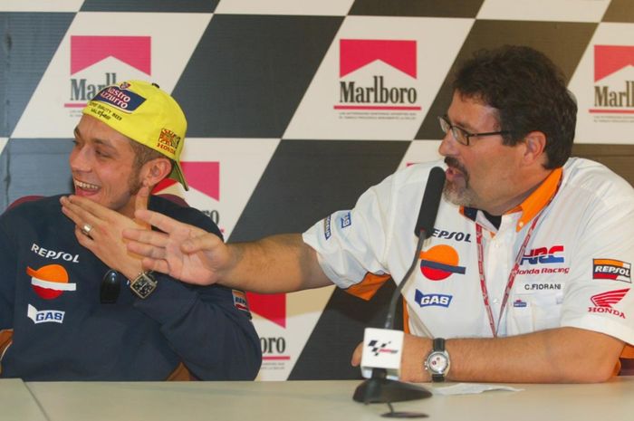 Carlo Fiorani dan Valentino Rossi saat masih di Repsol Honda