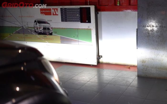 Member id-GV mendapat edukasi seputar lampu dari Autovision