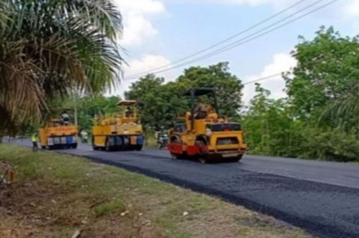 Pengerasan jalan menggunakan aspal karet