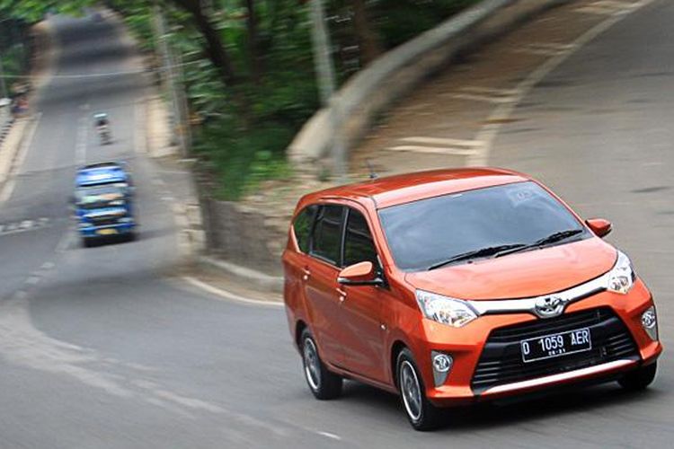 Nanjak Pakai Mobil Penggerak Roda Depan Syarat Utama Jaga Momentum, Triknya, Goyang Setir Seperti Ini - GridOto.com