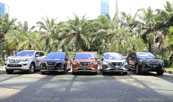 Ilustrasi line up Nissan, Nissan Terra dan All-New Nissan Livina