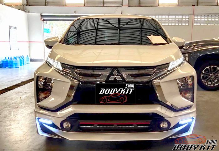 Tampilan depan modifikasi Mitsubishi Xpander 2018 dengan tambahan body kit custom