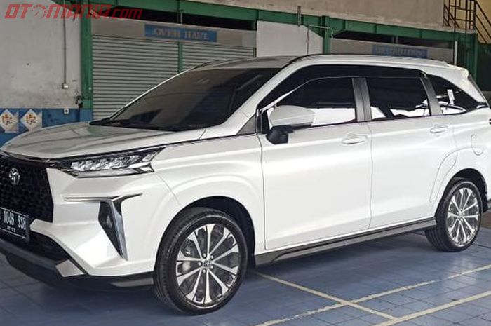 Mobil baru Toyota Veloz NIK 2022 kena diskon hingga Rp 30 jutaan, stok menipis harus segera dibeli.